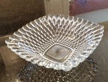 Bowl - Clear Glass - Pretty serving piece in Chicago, Illinois